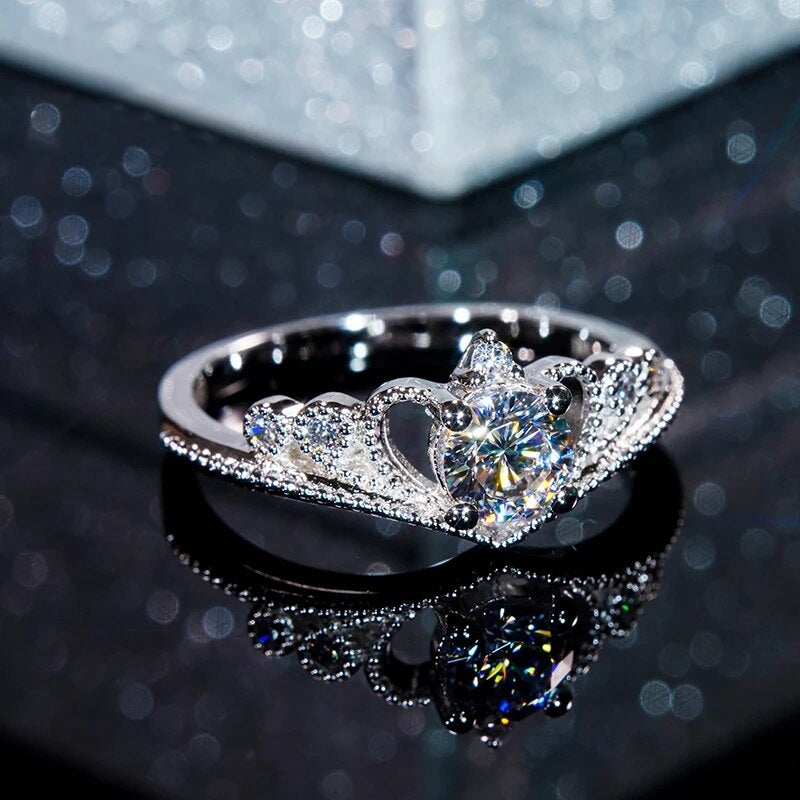 Radiant Regalia Queen Crown Ring (Moissanite)