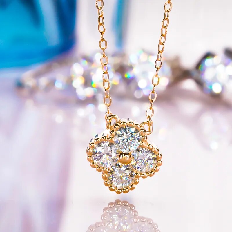 HeavenLea Clover Shine Moissanite Necklace - A Symbol of Everlasting Love and Elegance
