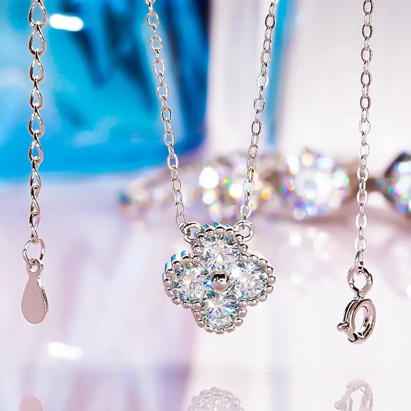 HeavenLea Clover Shine Moissanite Necklace - A Symbol of Everlasting Love and Elegance