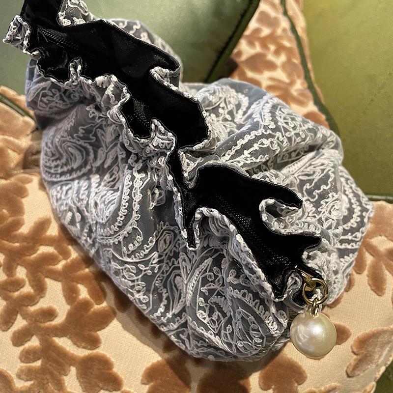 HeavenLea Lace Embroidery Beauty Bag