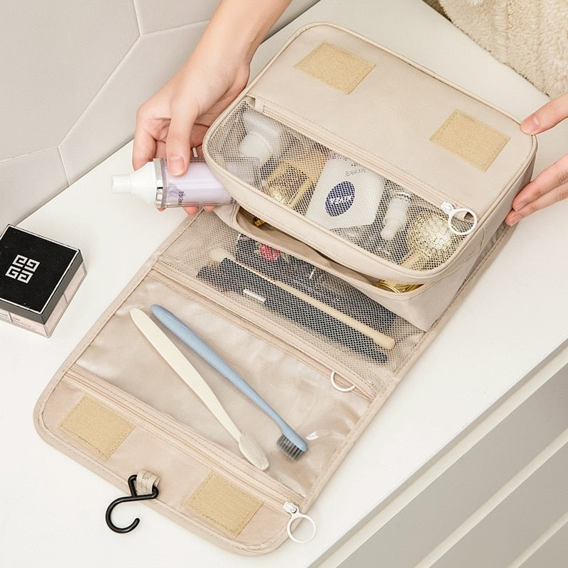 Jetsetter's Glam-On-the-Go Hanging Toiletry Bag