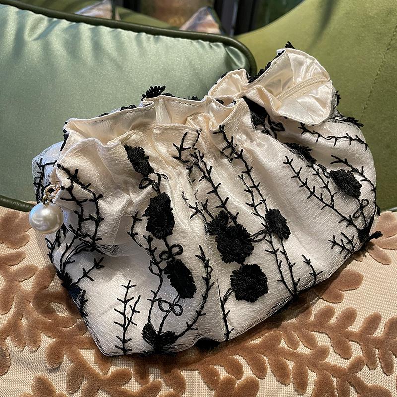 HeavenLea Lace Embroidery Beauty Bag